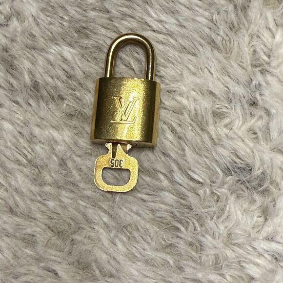 Louis Vuitton Lock & Key #305 - Picture 2 of 5